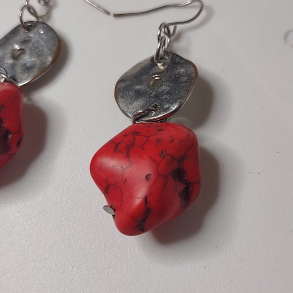 Red Dyed Howlite And Silver Tone Metal Dangle Earrings - Picture 3 of 10